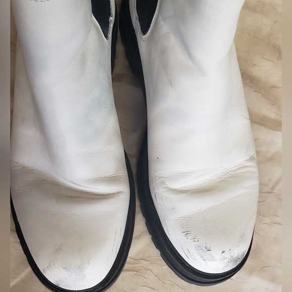 Marc Fisher Pirro Ivory Leather Round Toe Pull On Lug Sole Chelsea Women Sz 10M - Picture 12 of 12